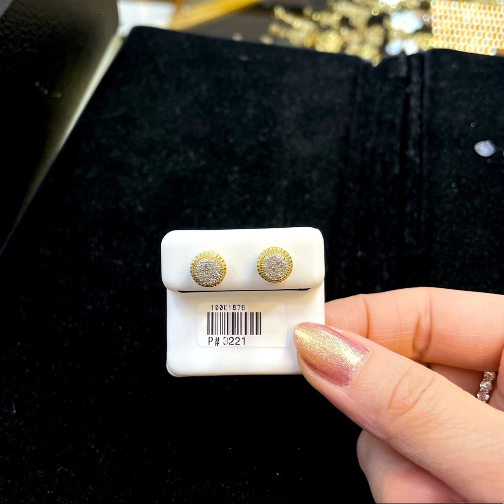 ⛔️SOLD⛔️14K Diamonds Stud Earring